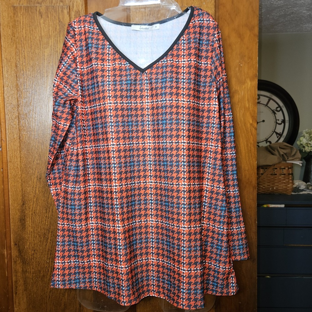 New Sakurifina Women's Medium Vneck Red‎ Green Black Holiday Plaid Top